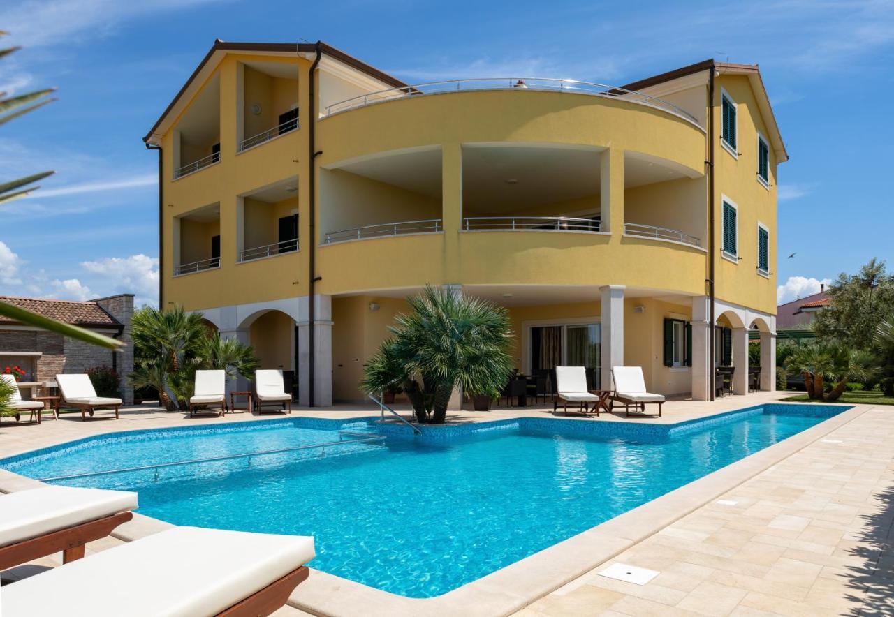B&B Villa Oasa 1 로비니 외부 사진