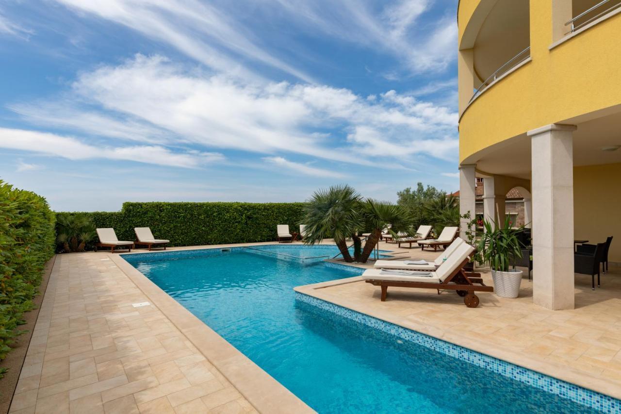 B&B Villa Oasa 1 로비니 외부 사진